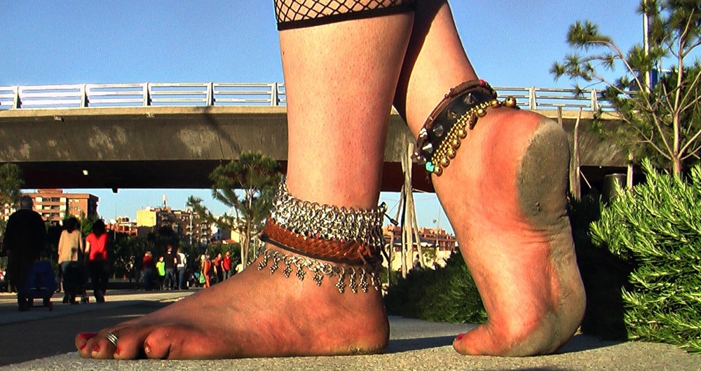 Gypsy girls foot tease